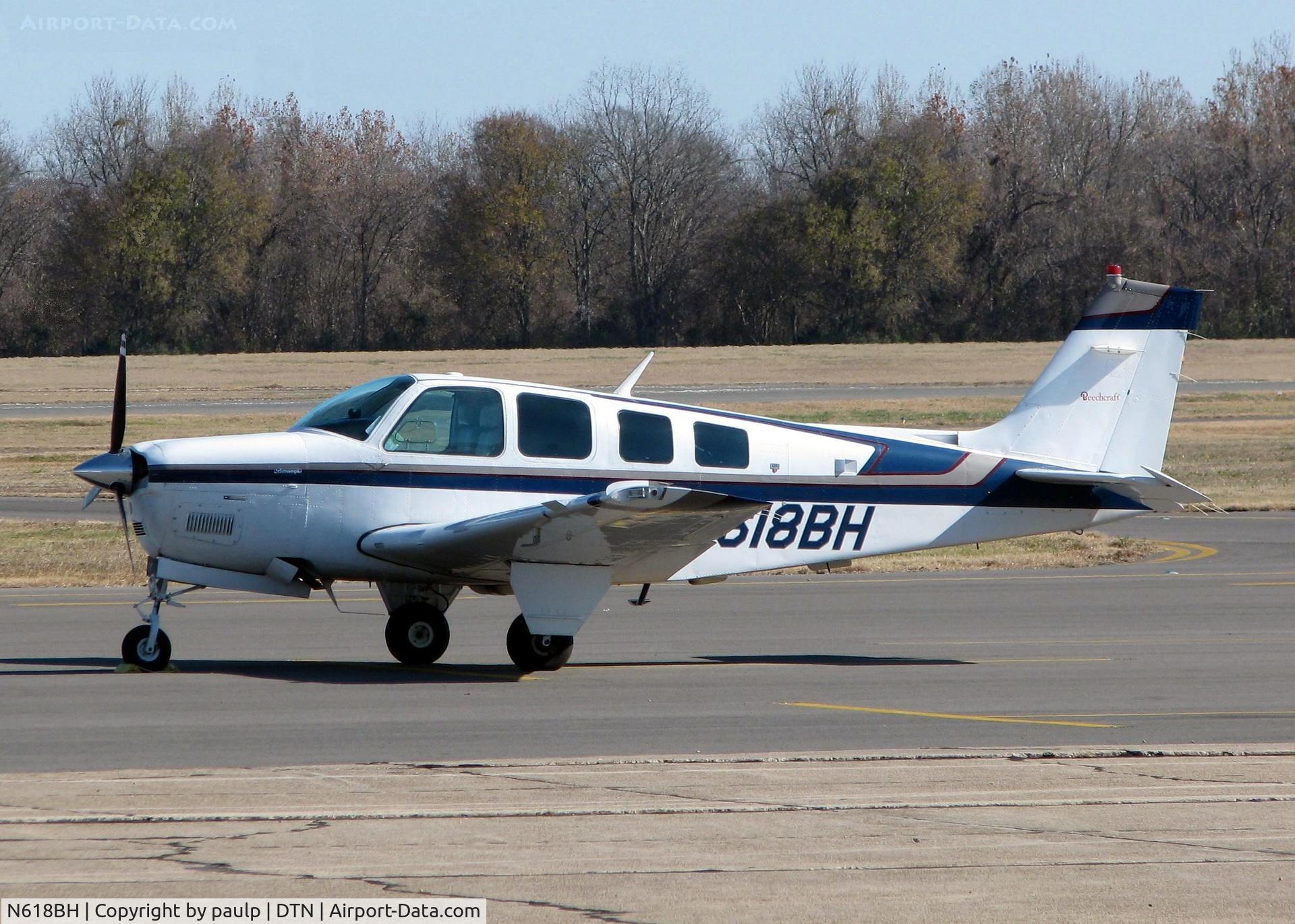 N618BH, 1990 Beech A36 Bonanza 36 C/N E-2543, At Downtown Shreveport.