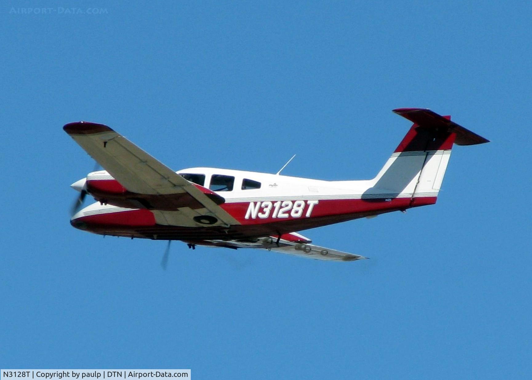 N3128T, 2005 Piper PA-44-180 Seminole C/N 4496219, Off of 32 at Downtown Shreveport.