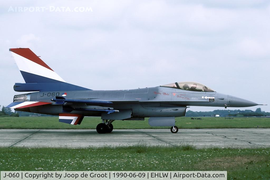 J-060, 1986 Fokker F-16AM Fighting Falcon C/N 6D-143, 1990 solo display colours.