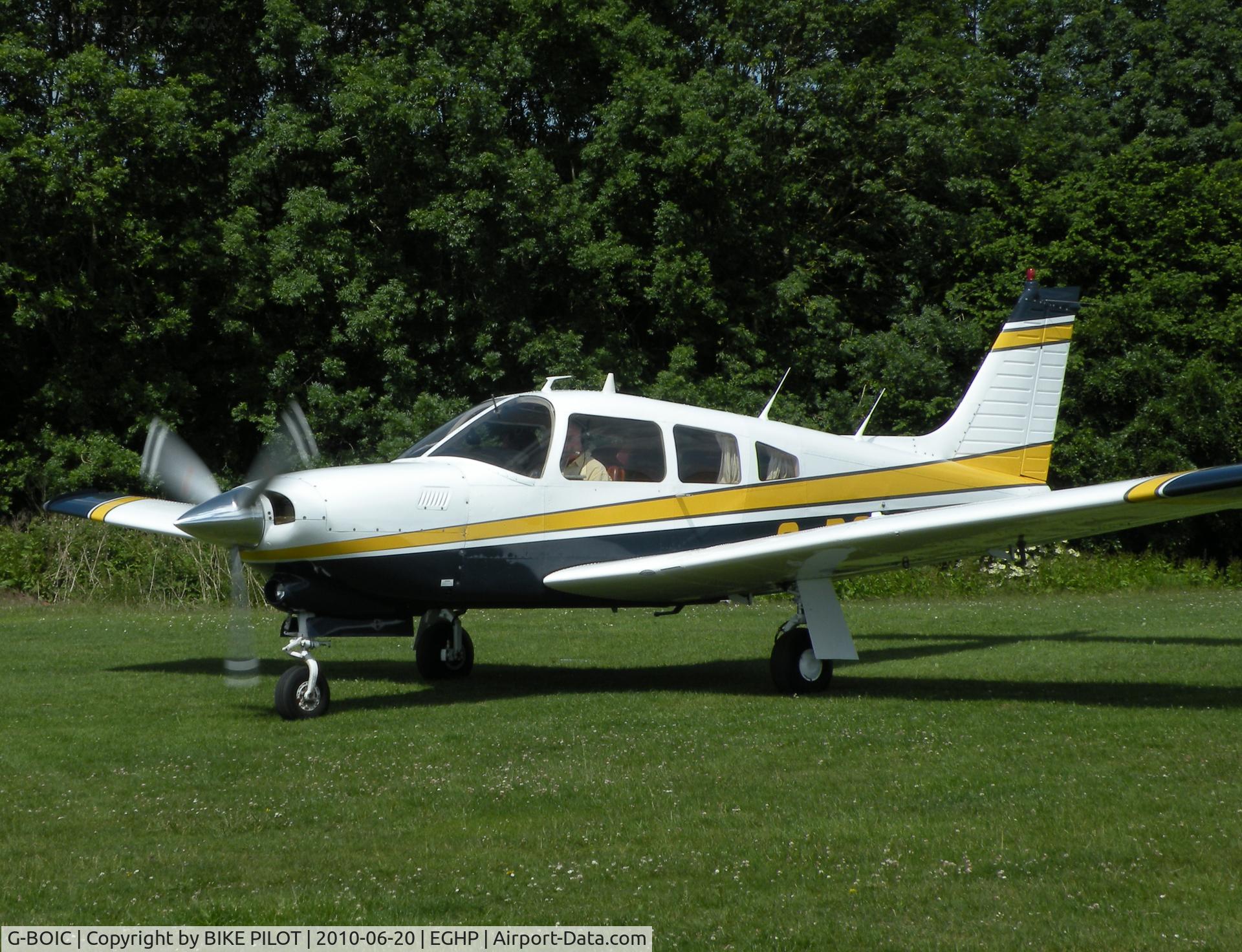 G-BOIC, 1978 Piper PA-28R-201T Cherokee Arrow III C/N 28R-7803123, Smart Turbo Arrow III parking up