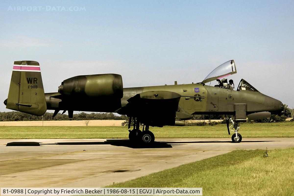 81-0988, 1981 Fairchild Republic A-10A Thunderbolt II C/N A10-0683, taxying to the active at RAF Bentwaters, Suffolk