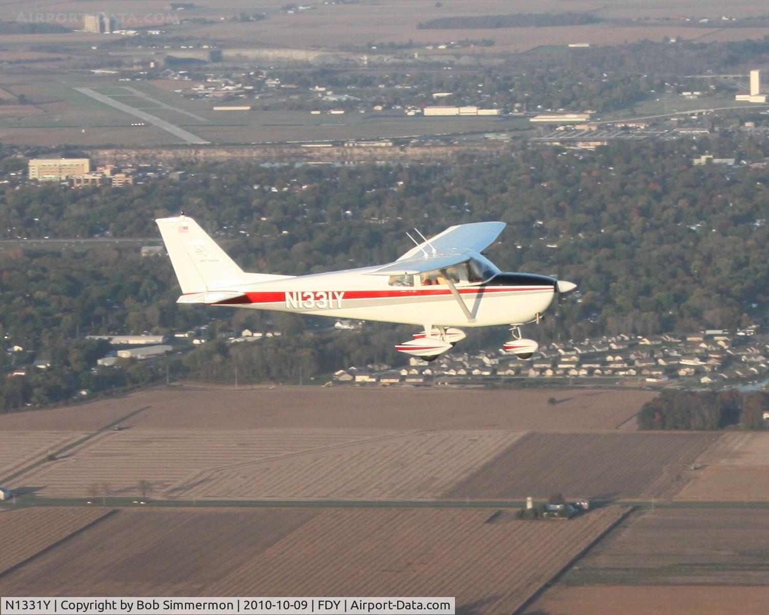 N1331Y, 1961 Cessna 172C C/N 17249031, Looking west at 2500' towards Findlay airport.