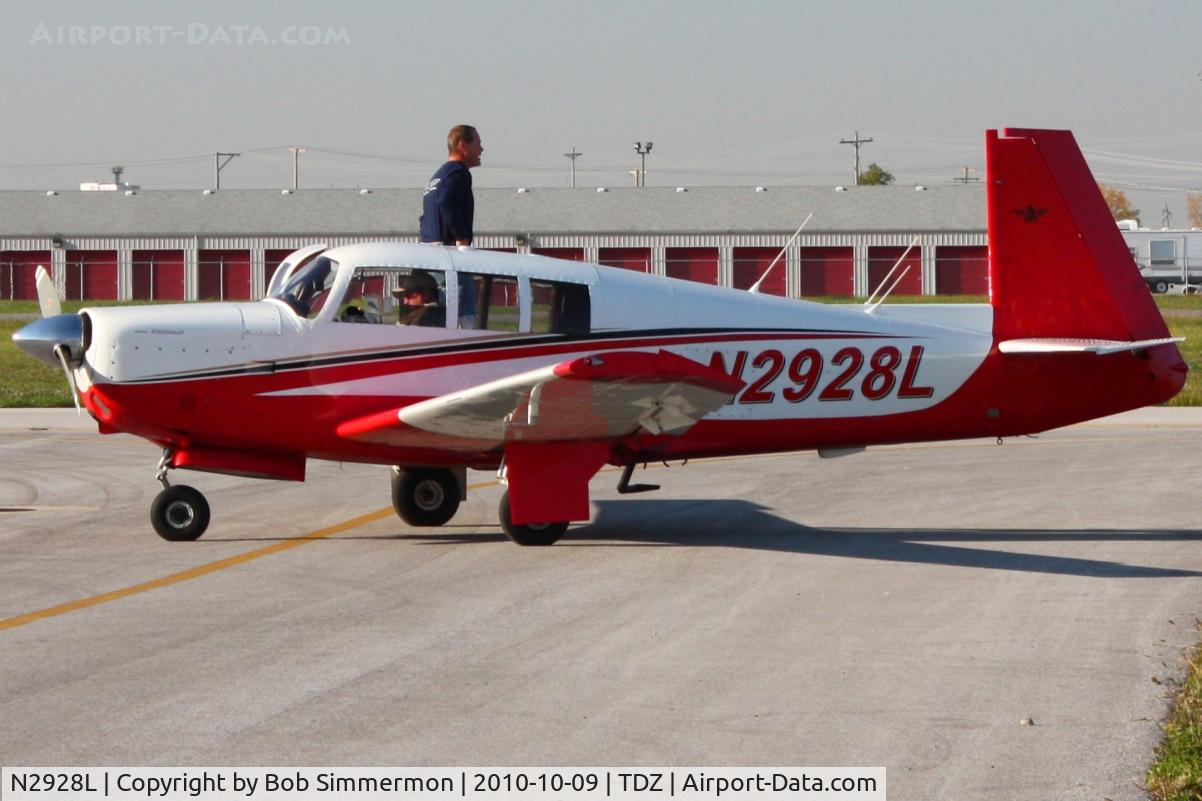 N2928L, 1967 Mooney M20F Executive C/N 670322, Arriving at the EAA breakfast fly-in at Toledo, Ohio