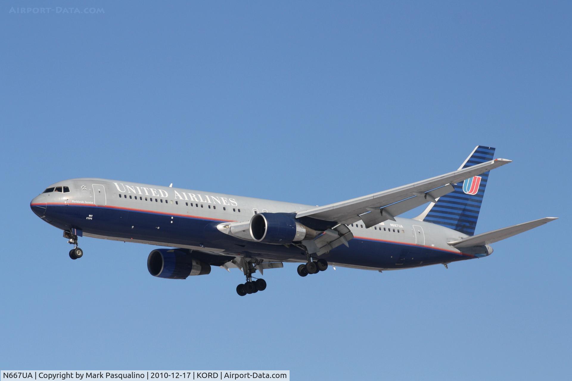 N667UA, 1998 Boeing 767-322 C/N 29239, Boeing 767-300