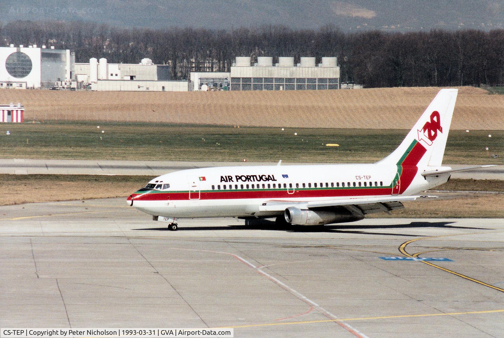 CS-TEP, 1983 Boeing 737-282 C/N 23046, Boeing 737-282 of Air Portugal taxying to the terminal at Geneva in March 1993.