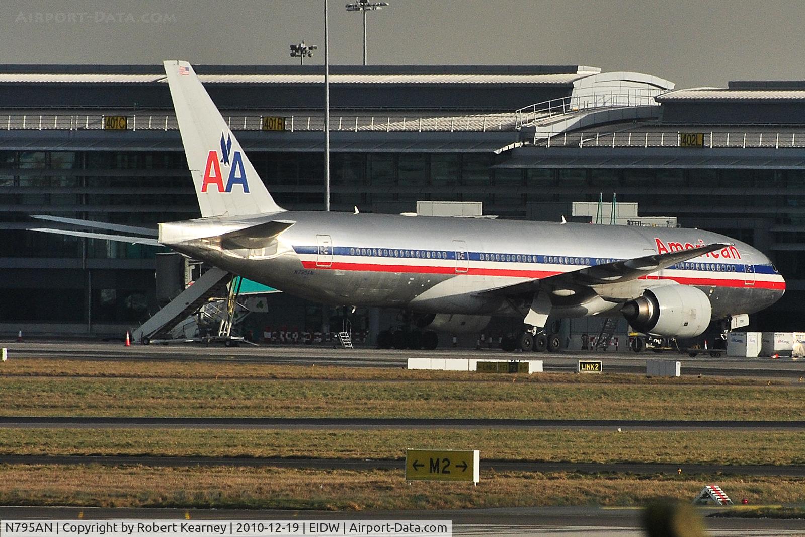 N795AN, 2000 Boeing 777-223 C/N 30257, Diverted to EIDW due to weahter in LHR