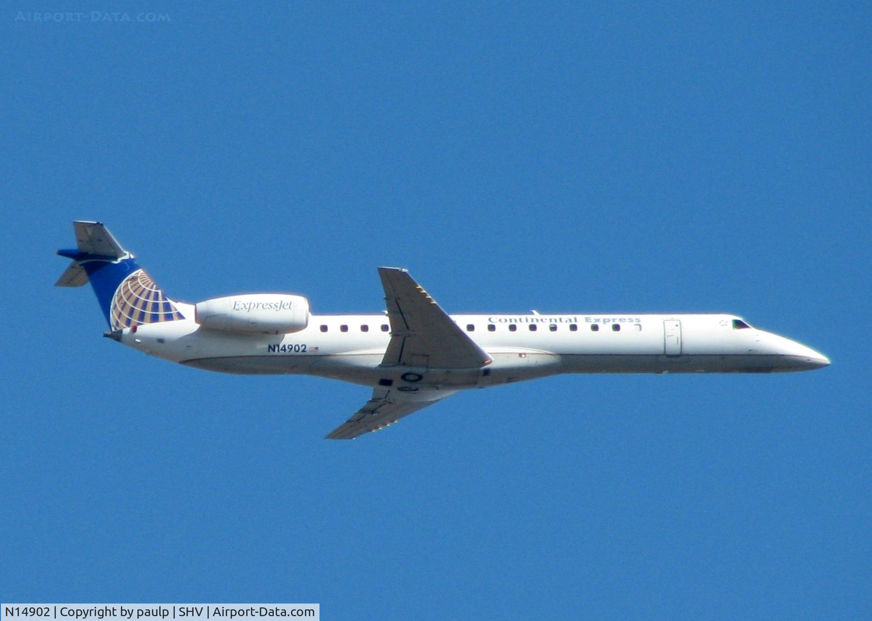 N14902, 2001 Embraer ERJ-145LR (EMB-145LR) C/N 145496, Off of Rwy 14 at Shreveport Regional.