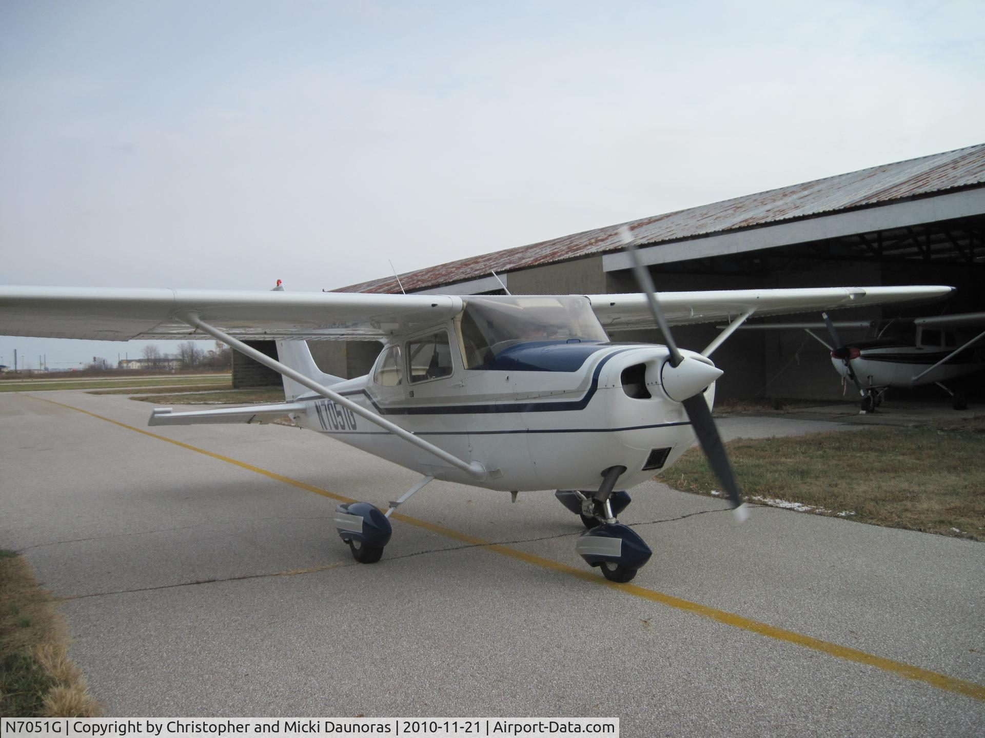 N7051G, 1969 Cessna 172K Skyhawk C/N 17258751, Getting ready to depart Michigan to her new home in Indiana.