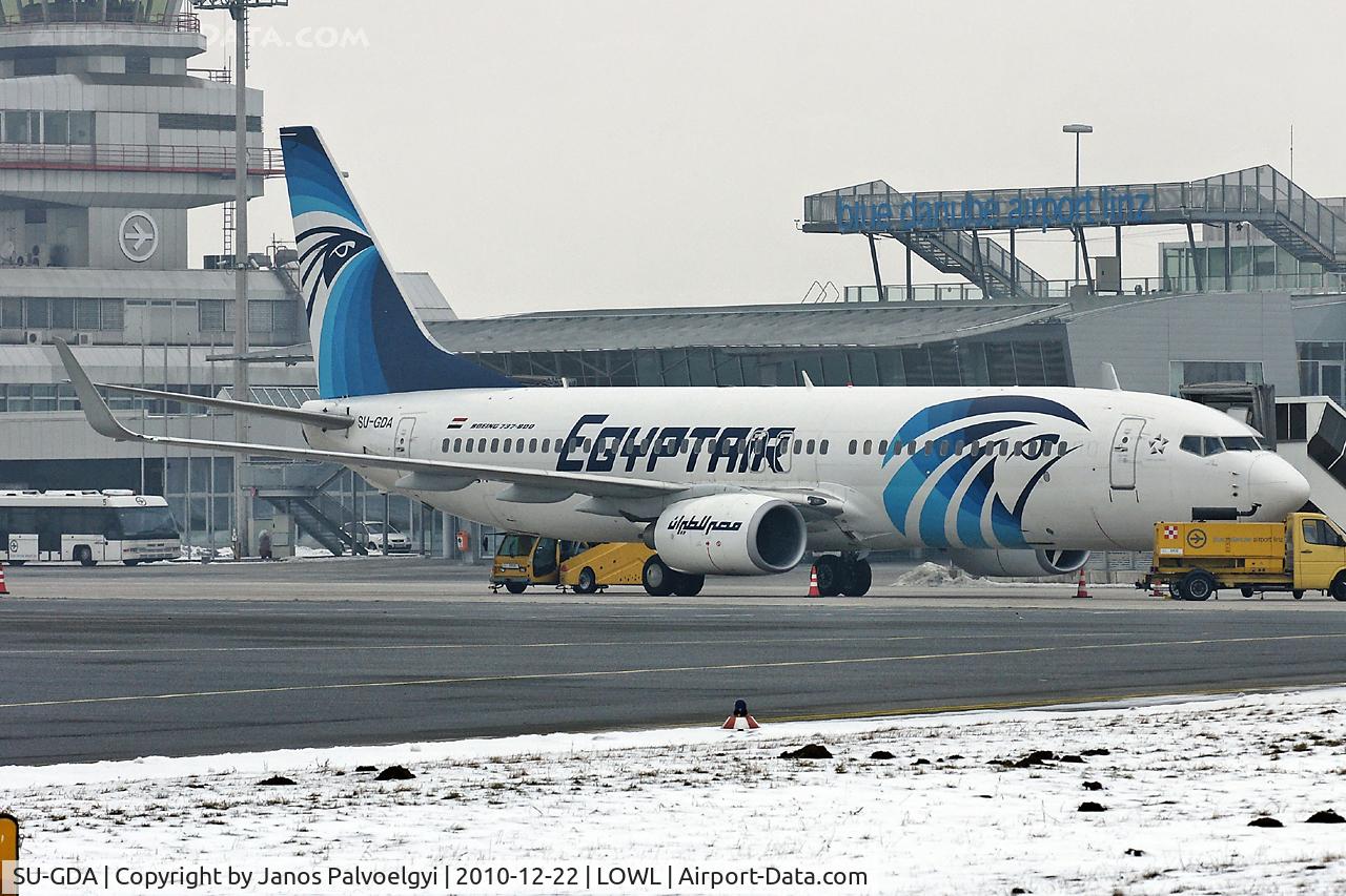 SU-GDA, 2009 Boeing 737-866 C/N 35565, EgyptAir Boeing B737-866 on LOWL/LNZ apron