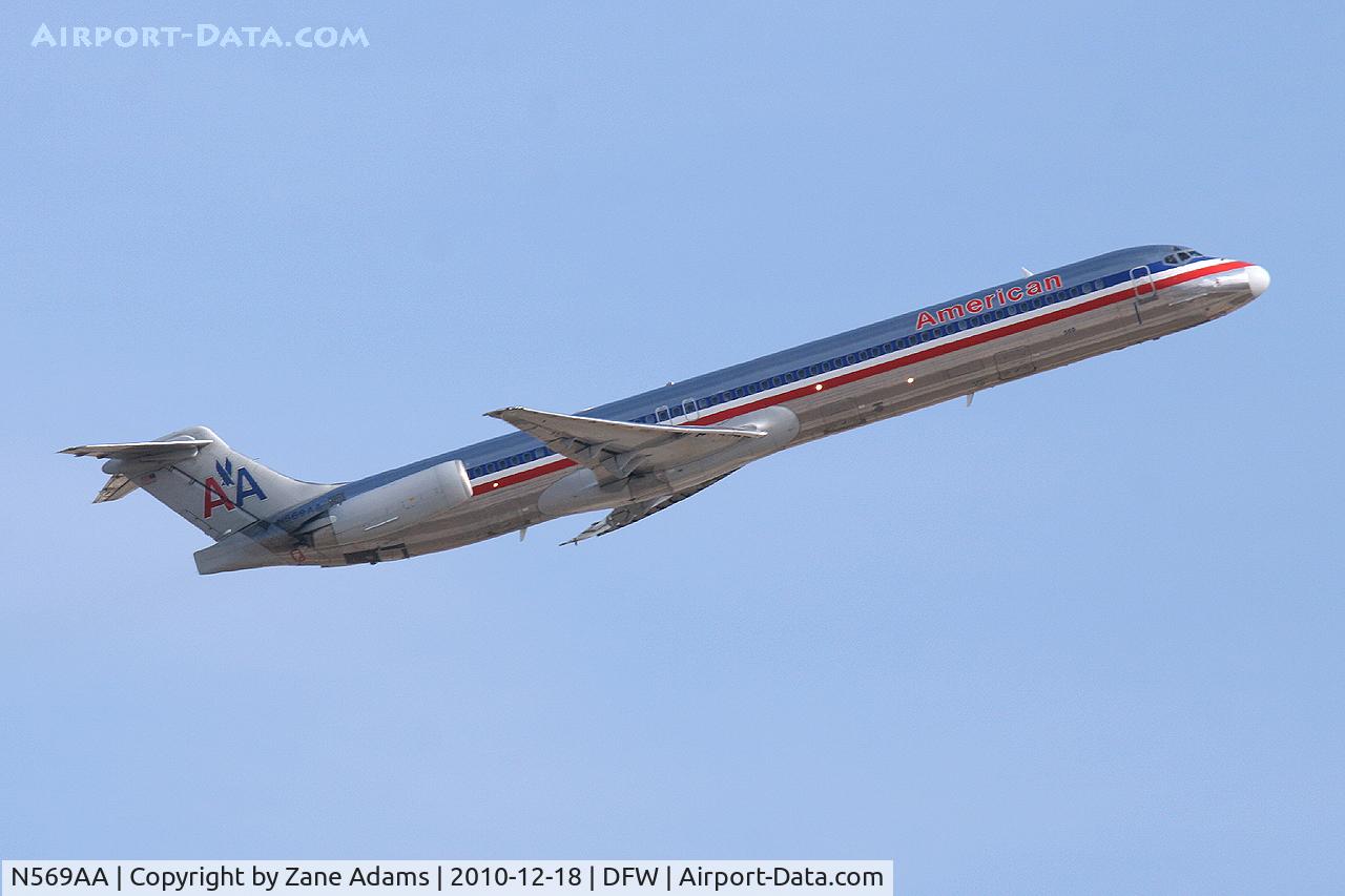 N569AA, 1987 McDonnell Douglas MD-83 (DC-9-83) C/N 49351, American Airlines departing DFW Airport, TX