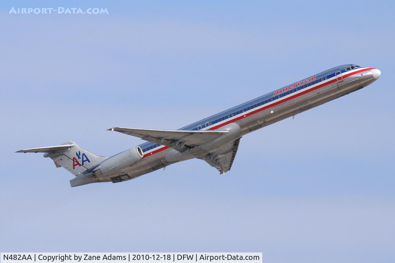 N482AA, 1988 McDonnell Douglas MD-82 (DC-9-82) C/N 49675, American Airlines departing DFW Airport, TX