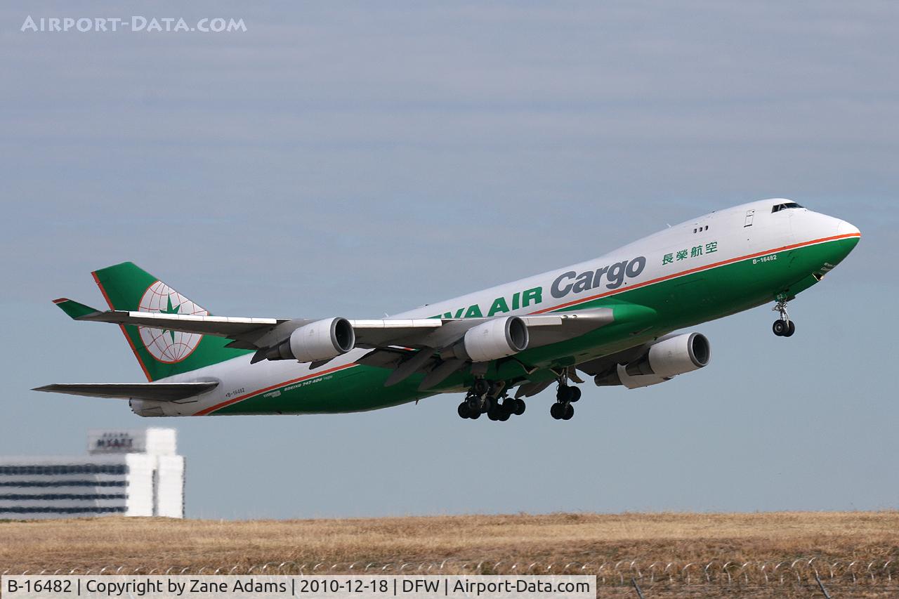 B-16482, 2001 Boeing 747-45EF (SCD) C/N 30608, EVA Air Cargo departing DFW Airport