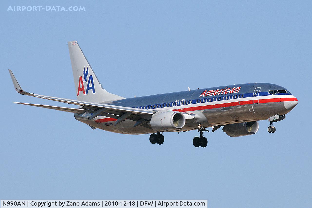 N990AN, 2009 Boeing 737-823 C/N 29563, American Airlines landing at DFW Airport