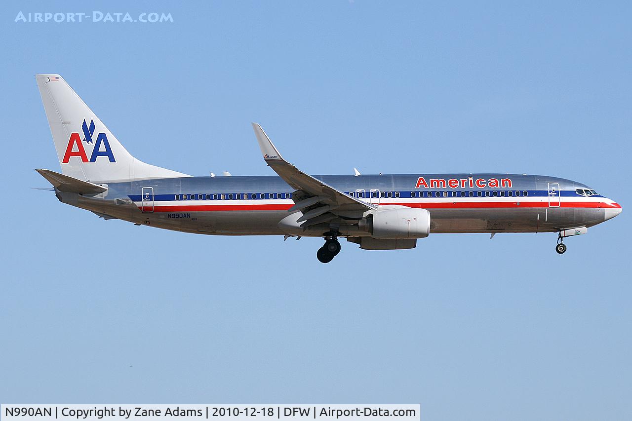 N990AN, 2009 Boeing 737-823 C/N 29563, American Airlines landing at DFW Airport