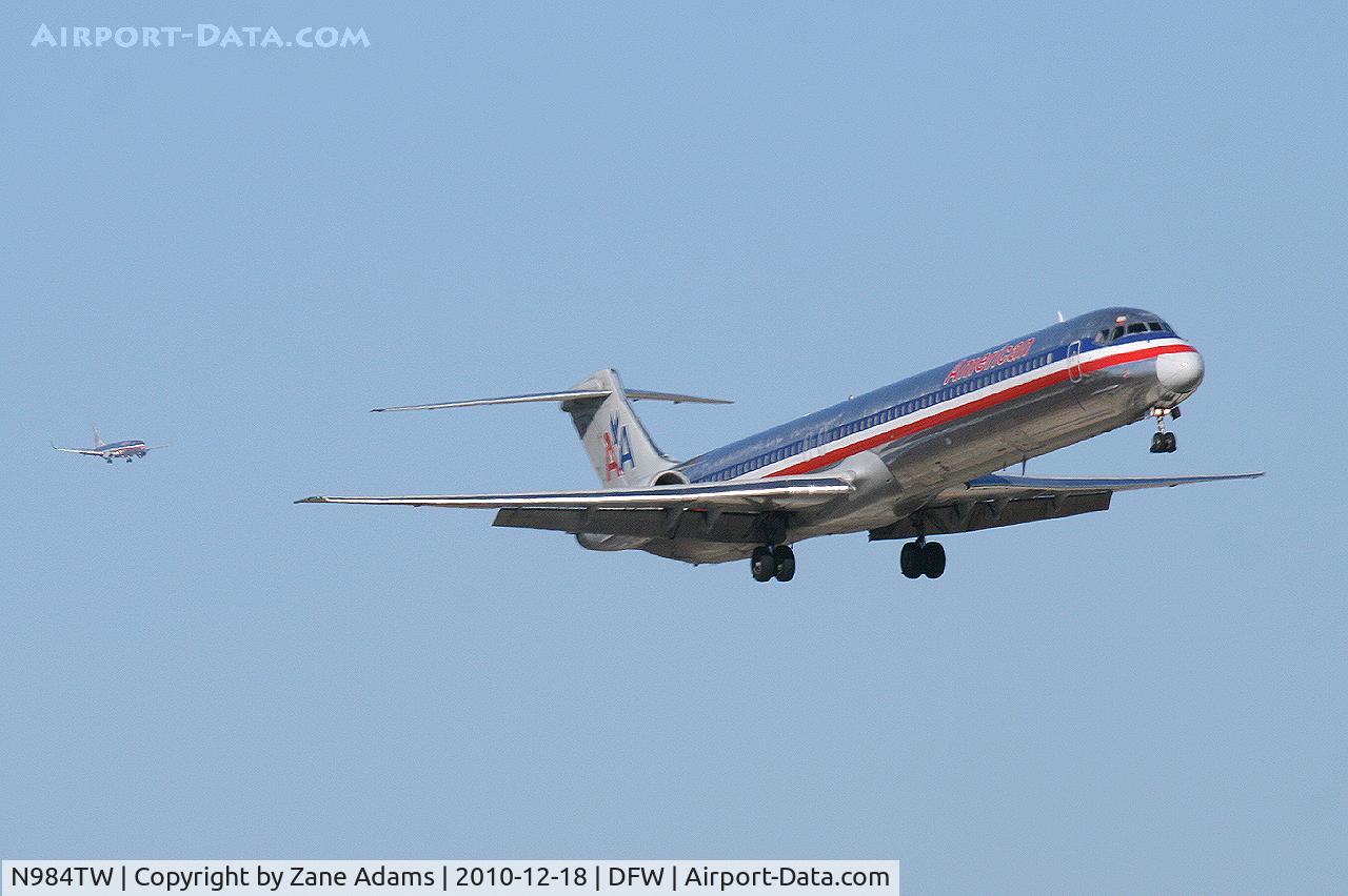 N984TW, 1999 McDonnell Douglas MD-83 (DC-9-83) C/N 53634, American Airlines landing at DFW Airport