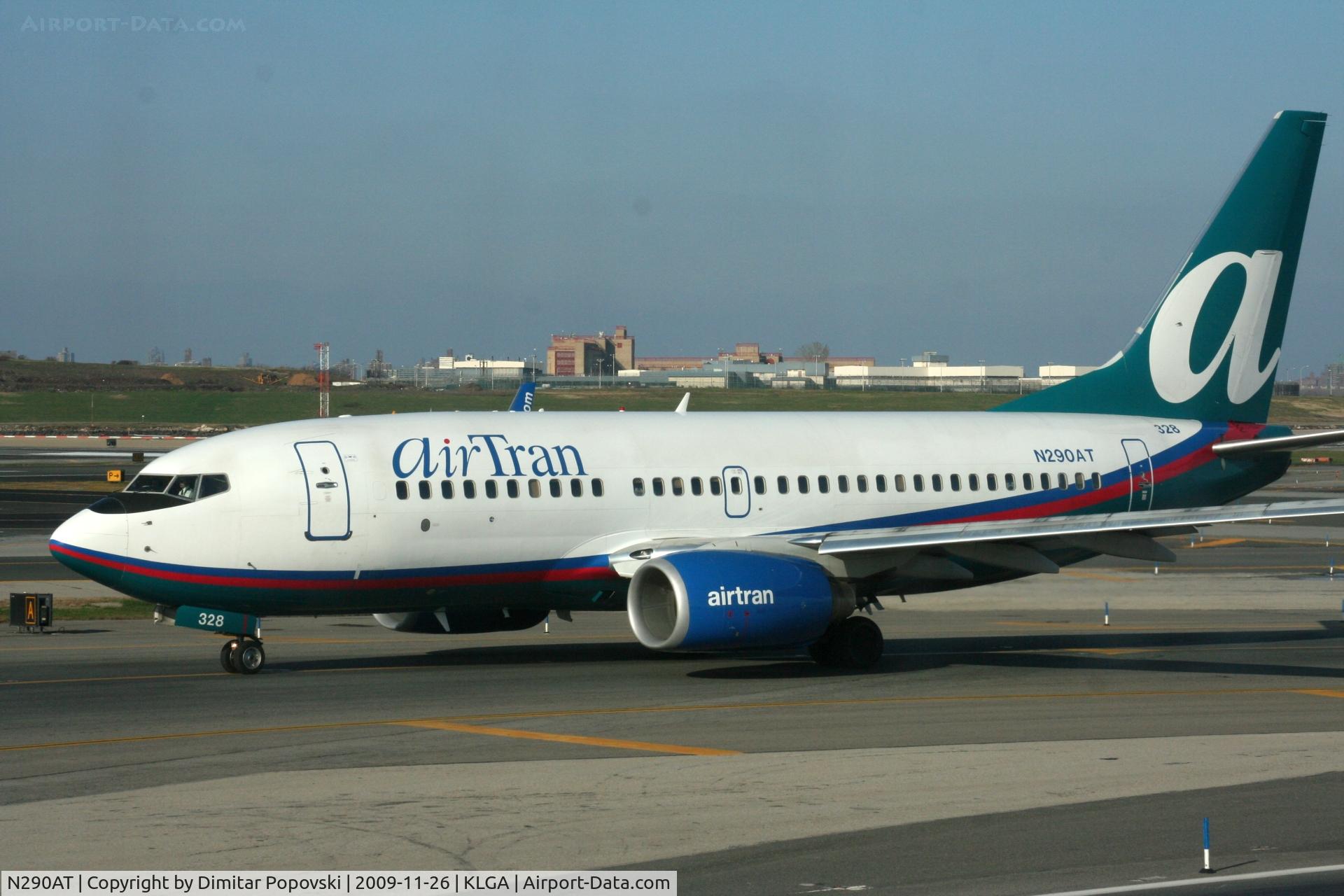 N290AT, 2006 Boeing 737-7BD C/N 33925, 737-700