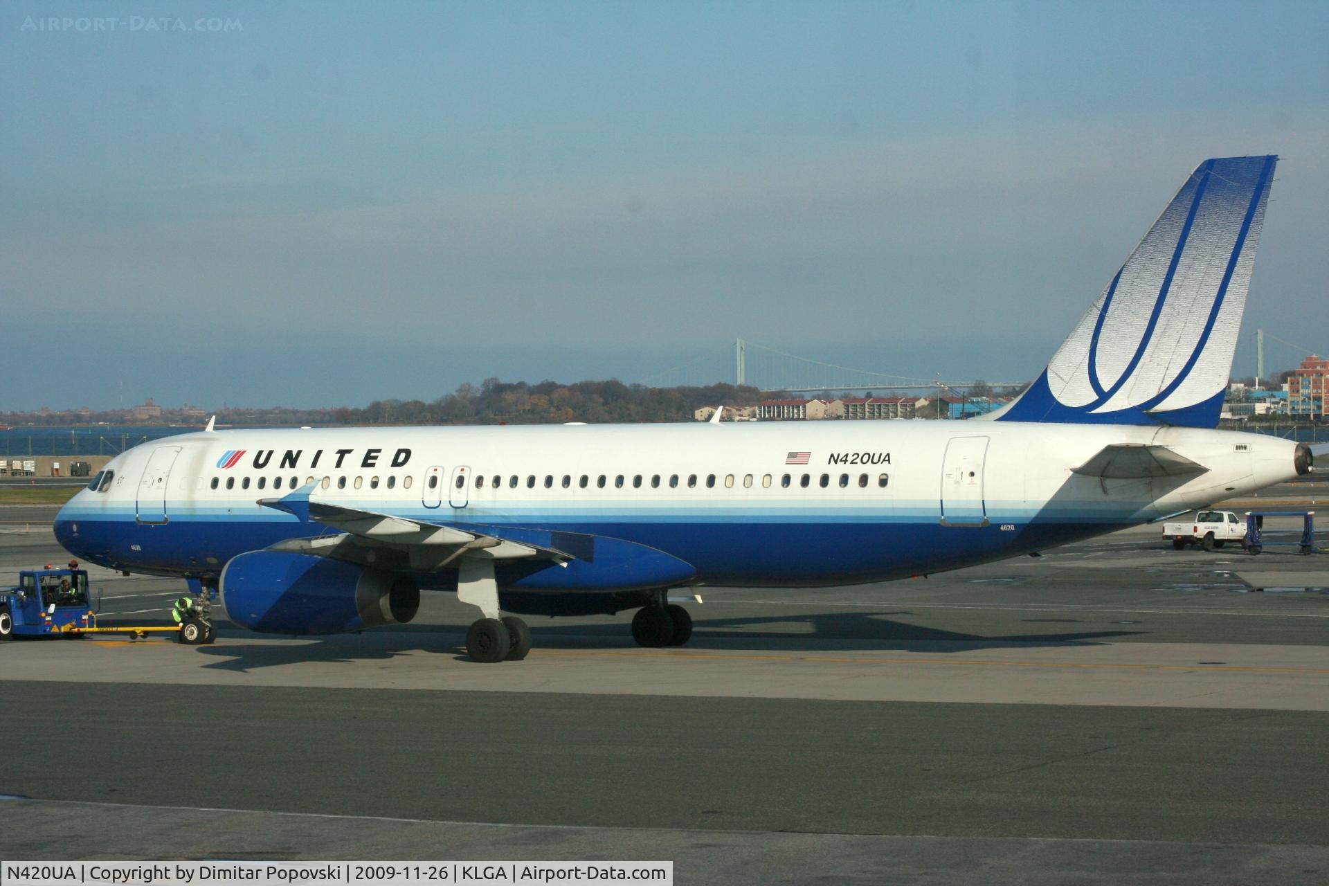 N420UA, 1994 Airbus A320-232 C/N 489, A320
