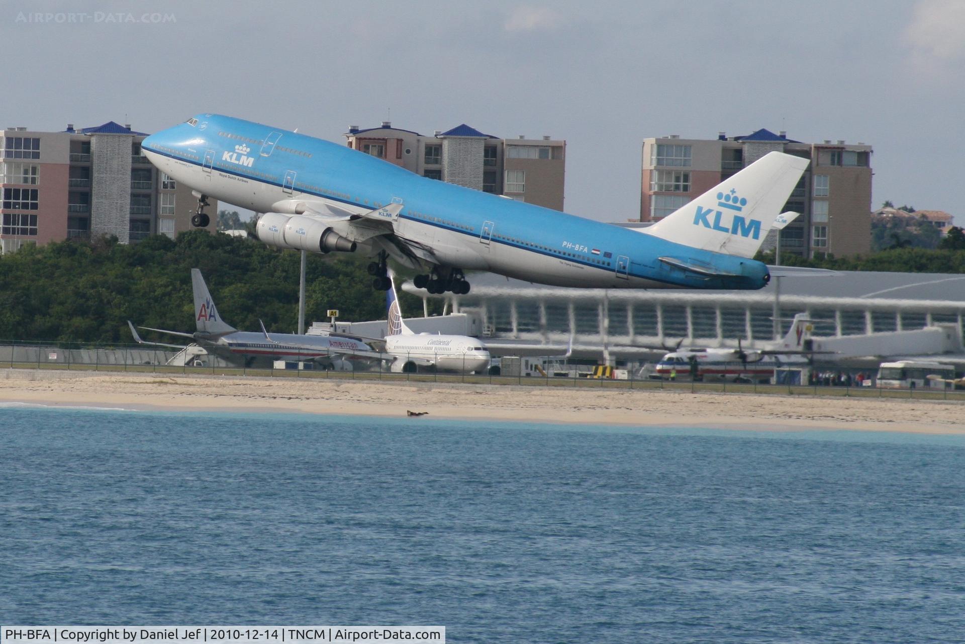 PH-BFA, 1989 Boeing 747-406 C/N 23999, KLM PH-BFA departing TNCM runway 28