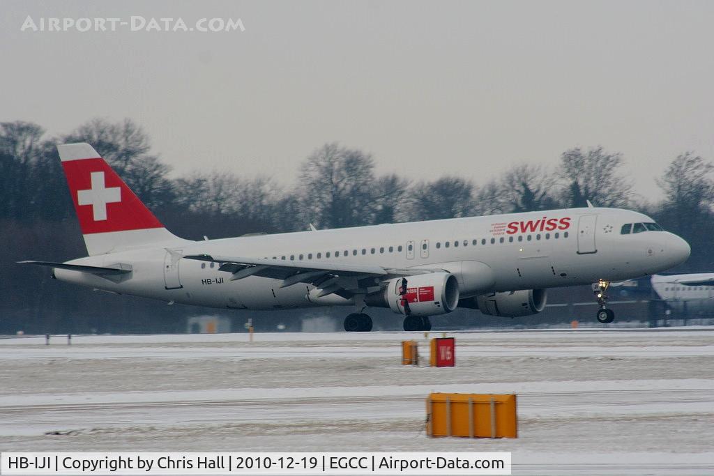 HB-IJI, 1996 Airbus A320-214 C/N 0577, Swiss A320 landing on RW05L