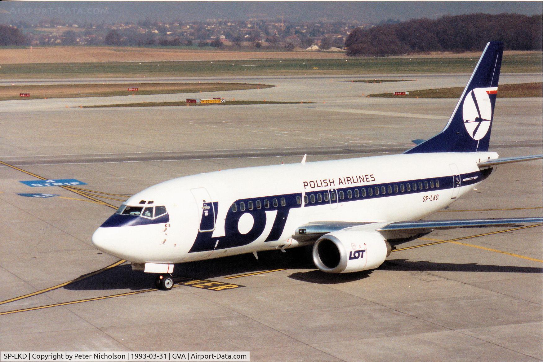 SP-LKD, 1992 Boeing 737-55D C/N 27419, Boeing 737-55D of Polish Air Lines LOT arriving at Geneva in March 1993.