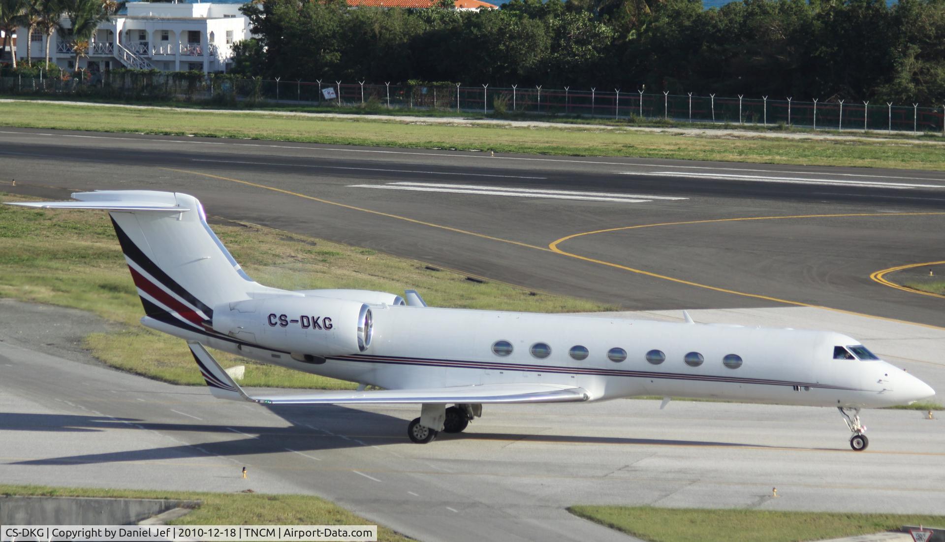 CS-DKG, 2007 Gulfstream Aerospace GV-SP (G550) C/N 5127, CS-DKG taxing for take off at TNCM