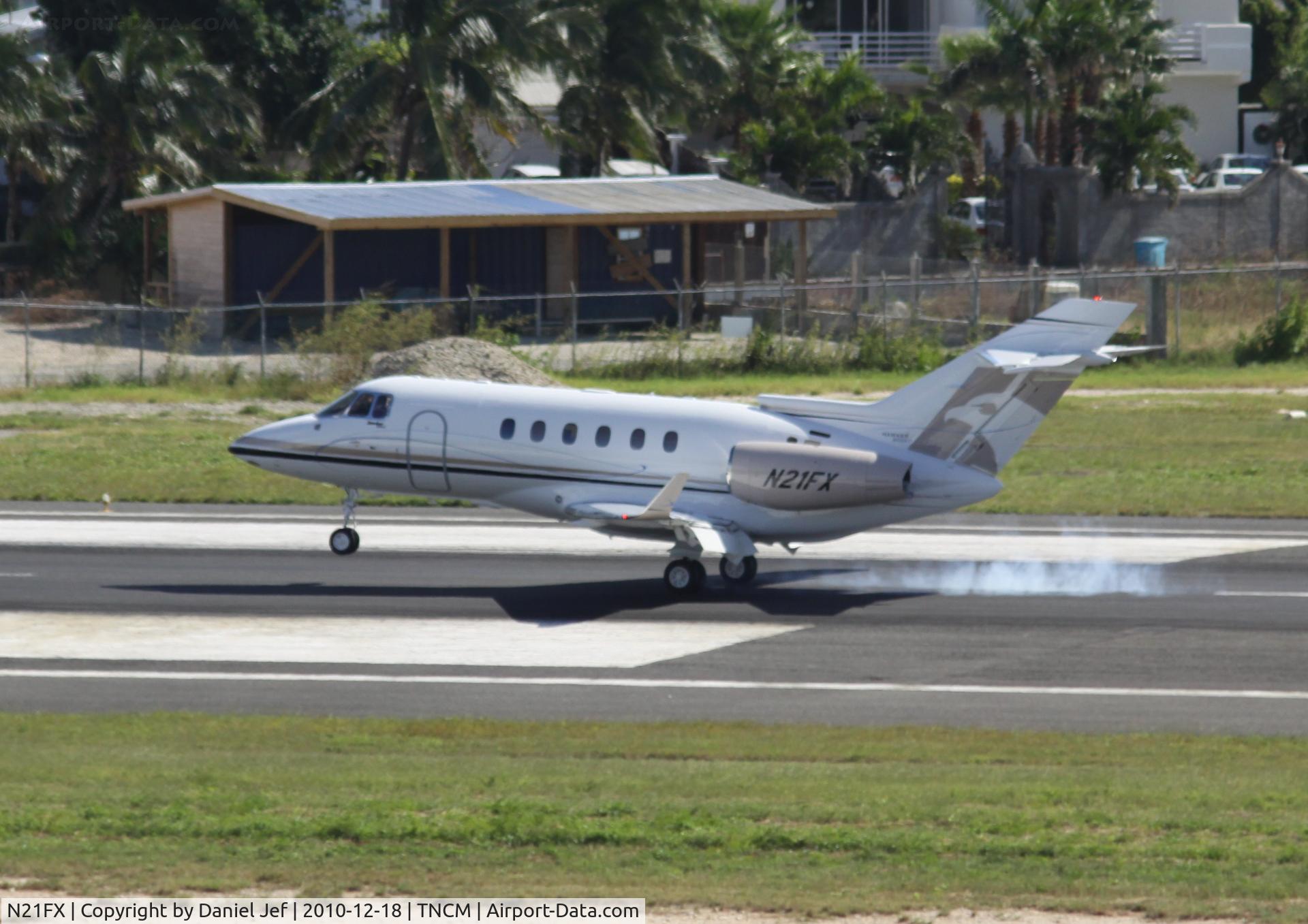 N21FX, 2009 Hawker Beechcraft 900XP C/N HA-0105, N21FX landing at TNCM