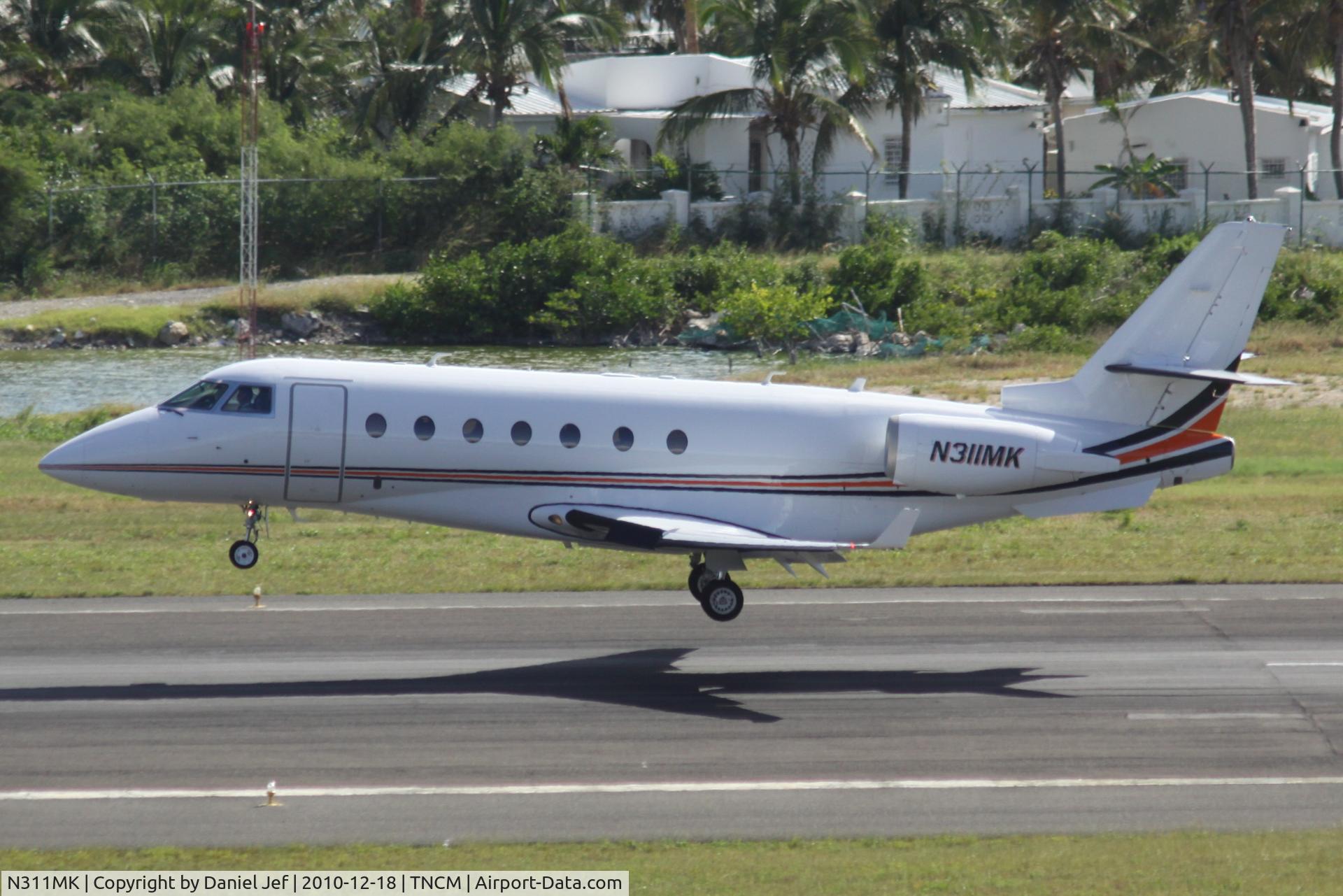 N311MK, 2004 Israel Aircraft Industries Gulfstream 200 C/N 095, N311MK landing at TNCM
