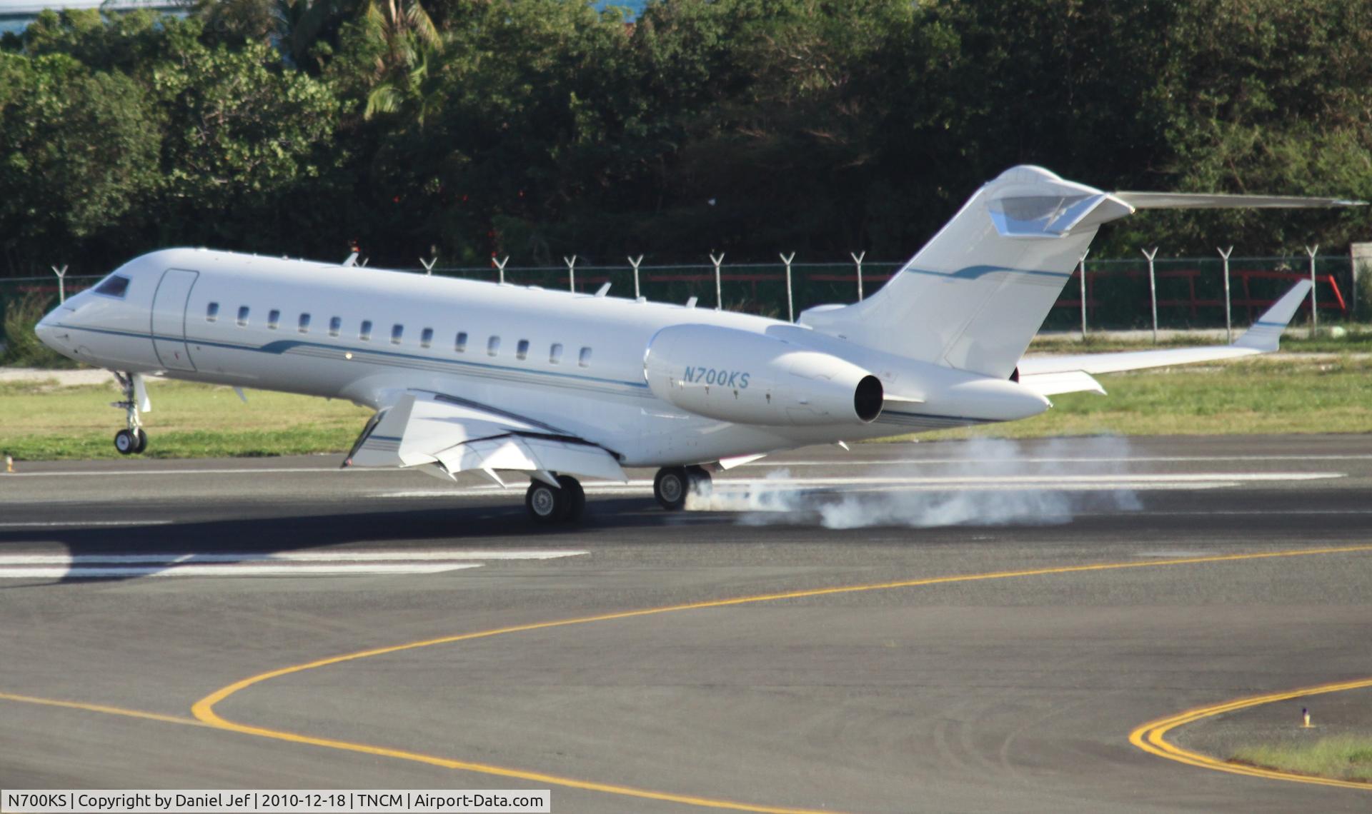 N700KS, 2002 Bombardier BD-700-1A10 Global Express C/N 9109, N700KS landing at TNCM