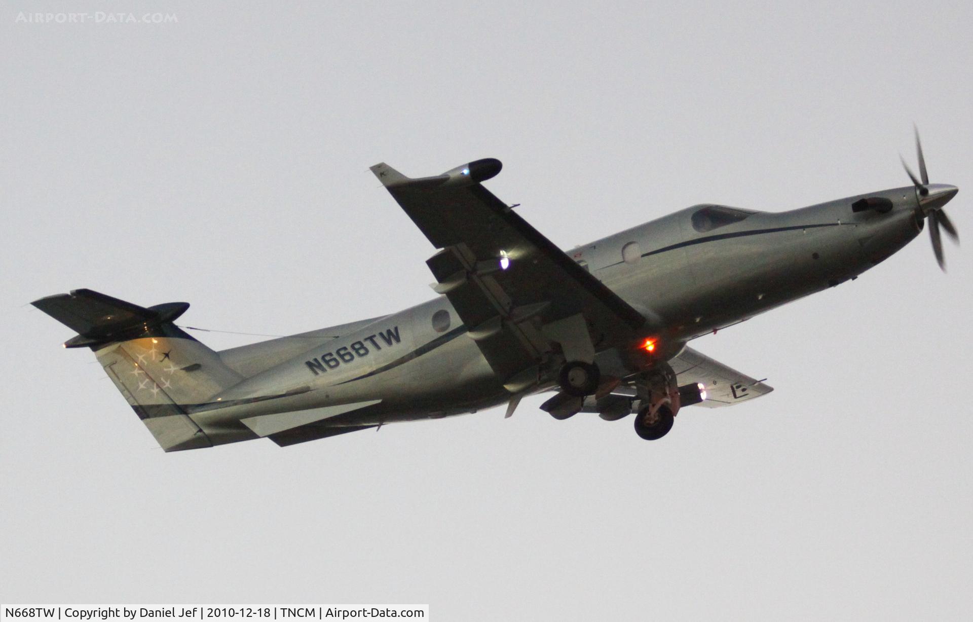 N668TW, 2000 Pilatus PC-12/45 C/N 326, N668TW departing TNCM