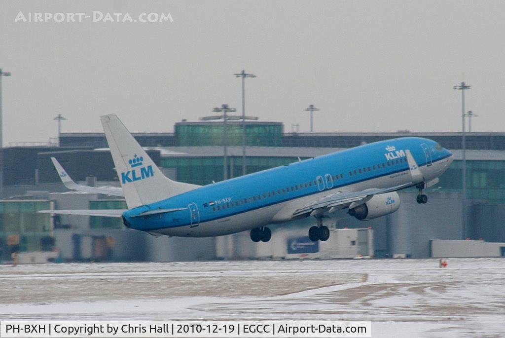 PH-BXH, 2000 Boeing 737-8K2 C/N 29597, KLM B737 departing from RW05L
