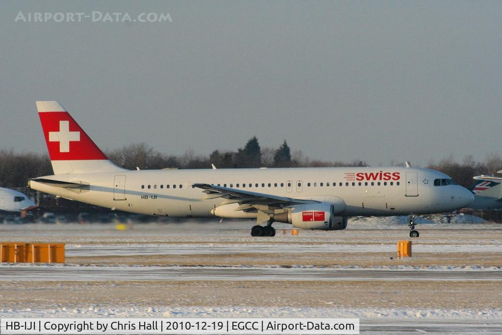 HB-IJI, 1996 Airbus A320-214 C/N 0577, Swiss A320 departing from RW05L