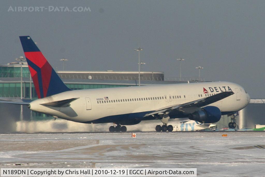N189DN, 1996 Boeing 767-332 C/N 25990, Delta B767 departing from RW05L