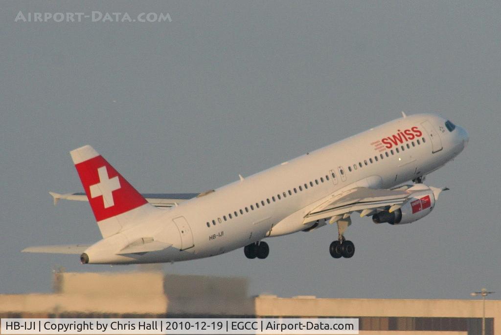 HB-IJI, 1996 Airbus A320-214 C/N 0577, Swiss A320 departing from RW05L