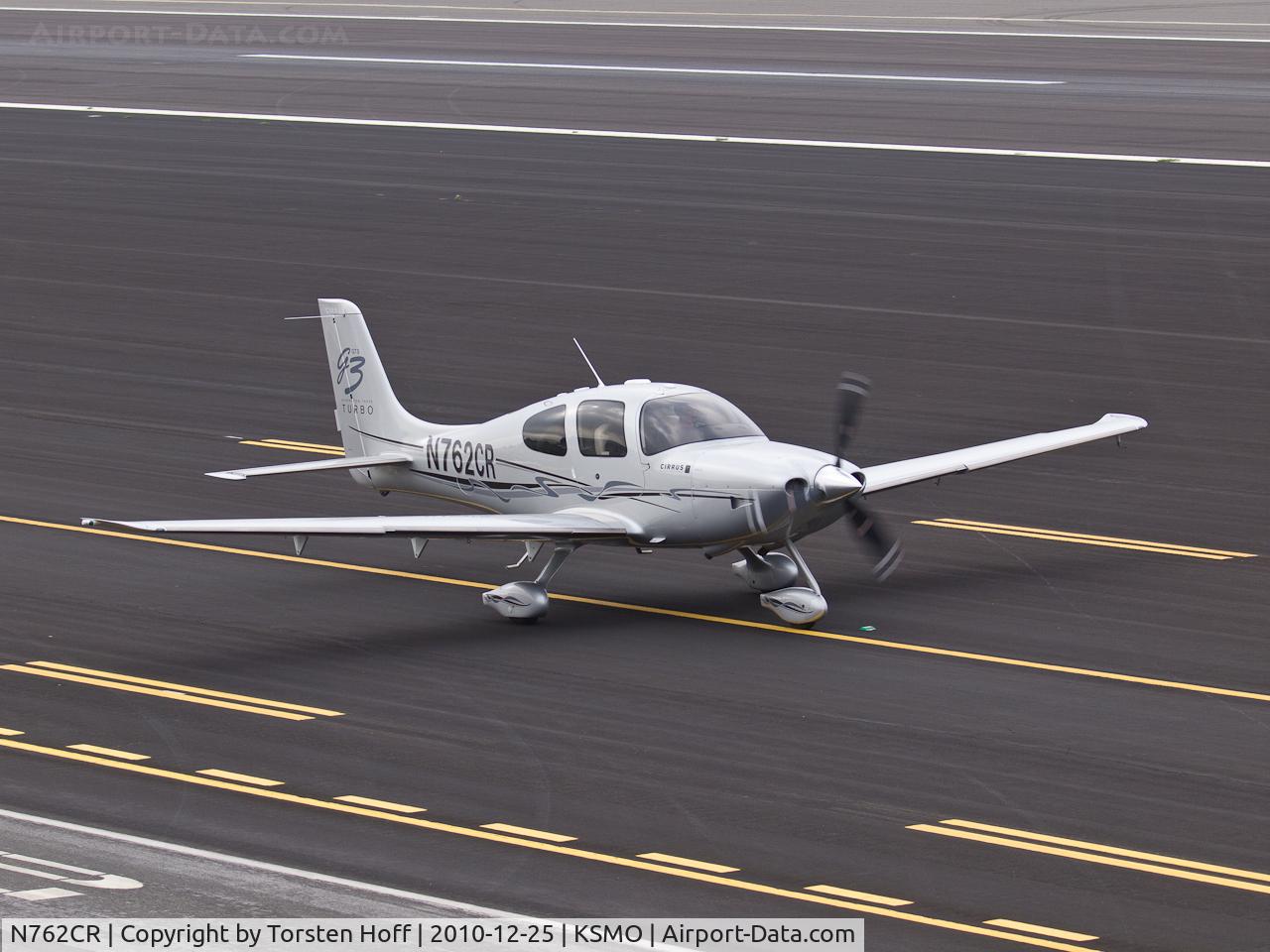 N762CR, 2007 Cirrus SR22 C/N 2870, N762CR taxiing