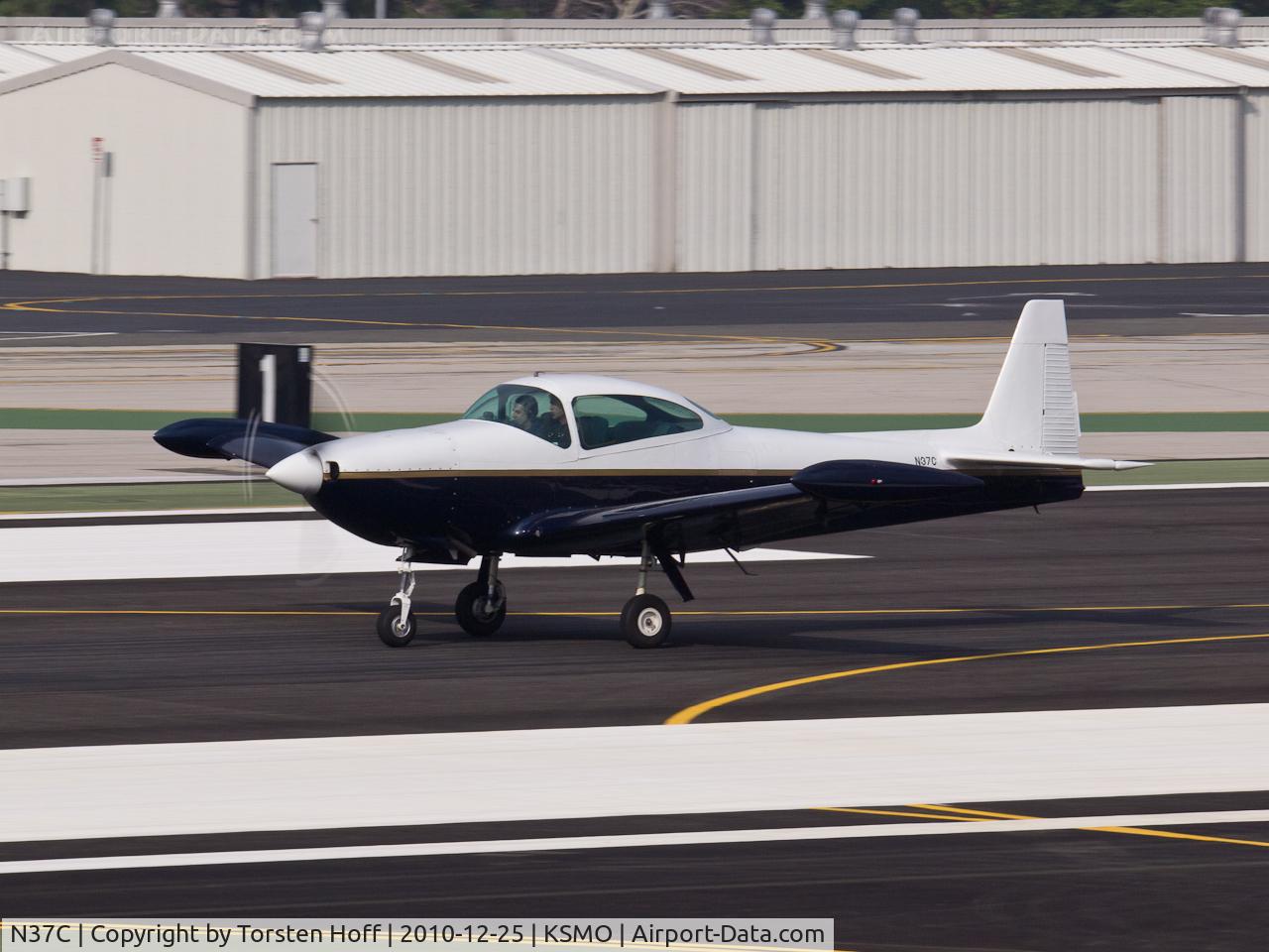 N37C, 1950 Ryan Navion B C/N NAV-4-2184B, N37C departing from RWY 21