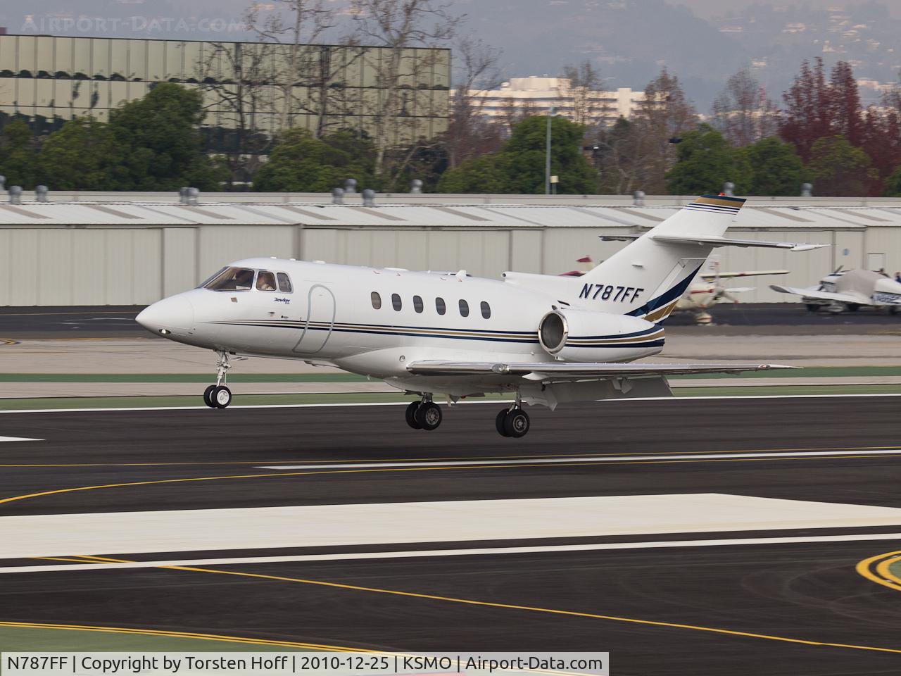 N787FF, 2008 Hawker Beechcraft 750 C/N HB-2, N787FF arriving on RWY 21
