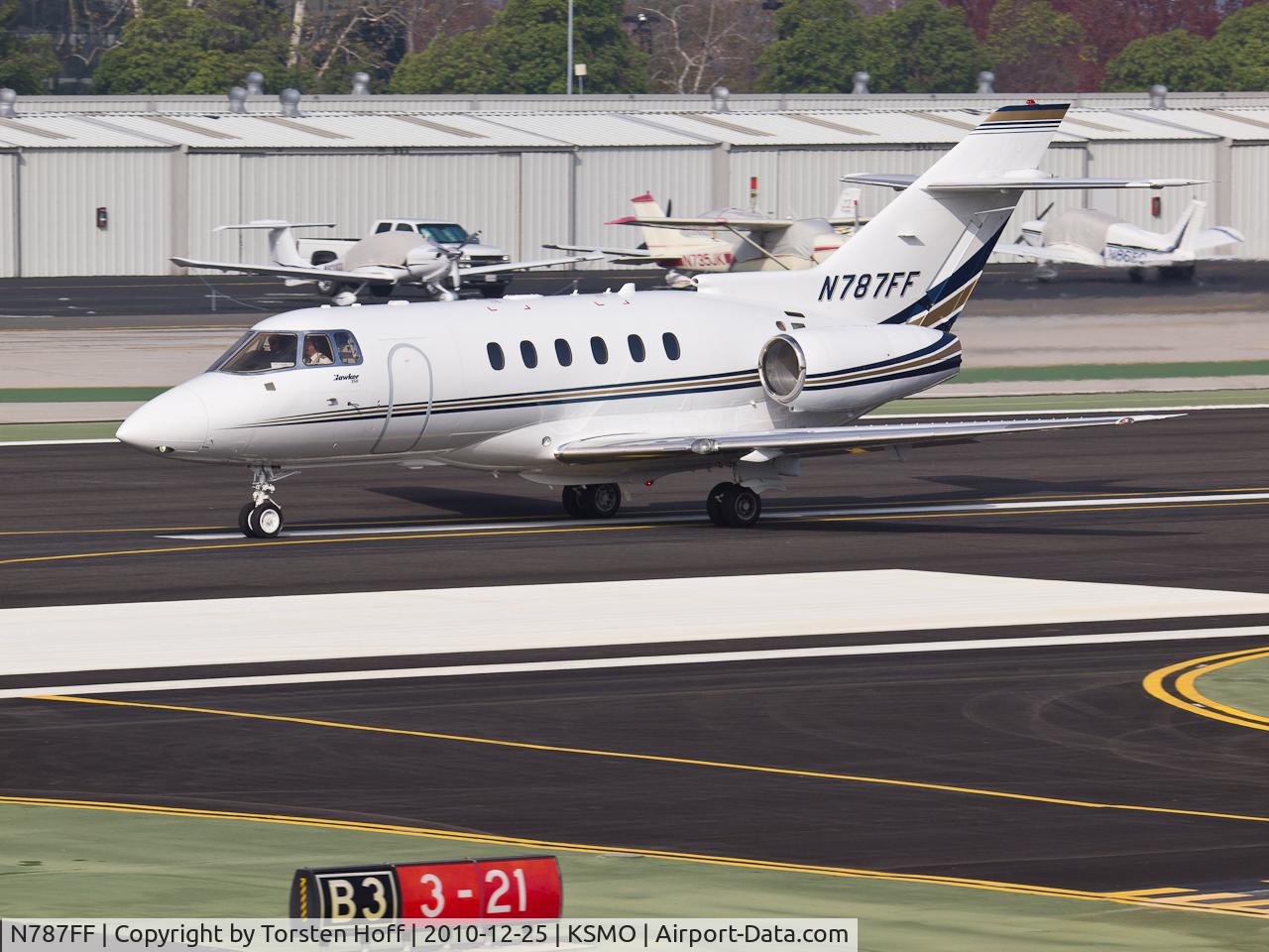 N787FF, 2008 Hawker Beechcraft 750 C/N HB-2, N787FF departing from RWY 21