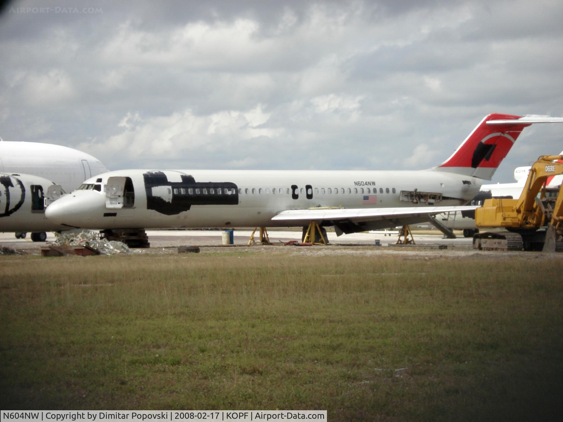 N604NW, 1968 Douglas DC-9-32 C/N 47222, last days