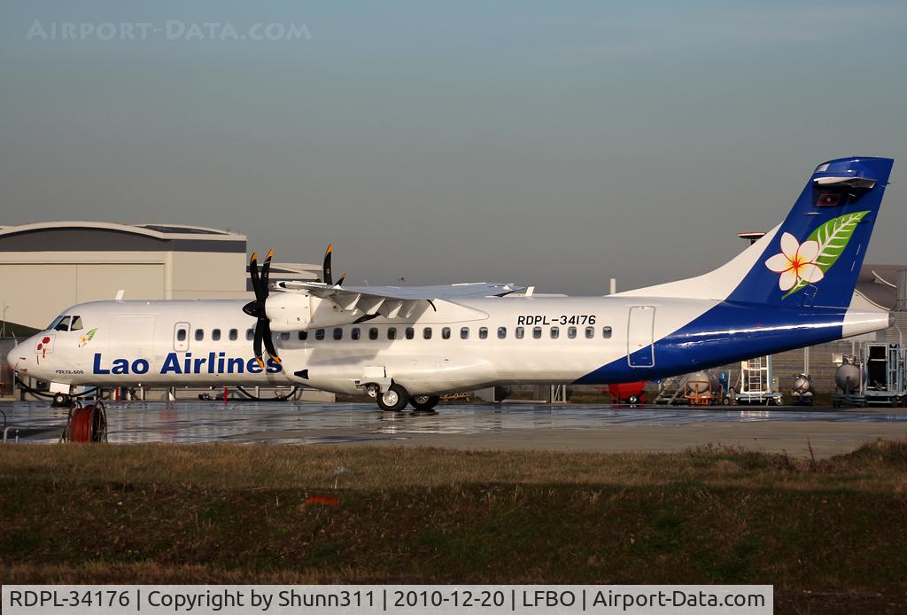RDPL-34176, 2010 ATR 72-212 C/N 938, At the cleaning area before delivery...