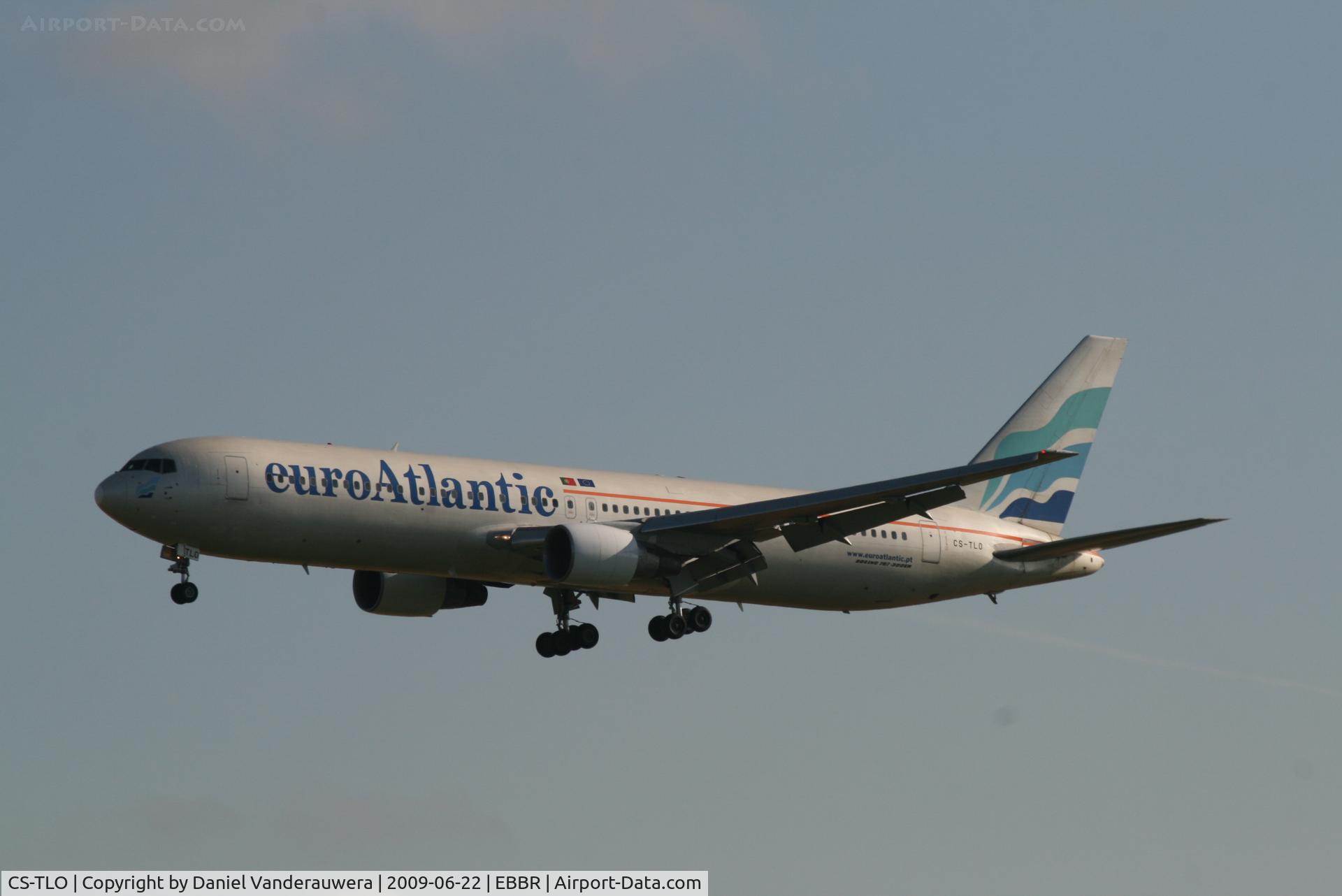 CS-TLO, 1989 Boeing 767-383/ER C/N 24318, Descending to RWY 25L