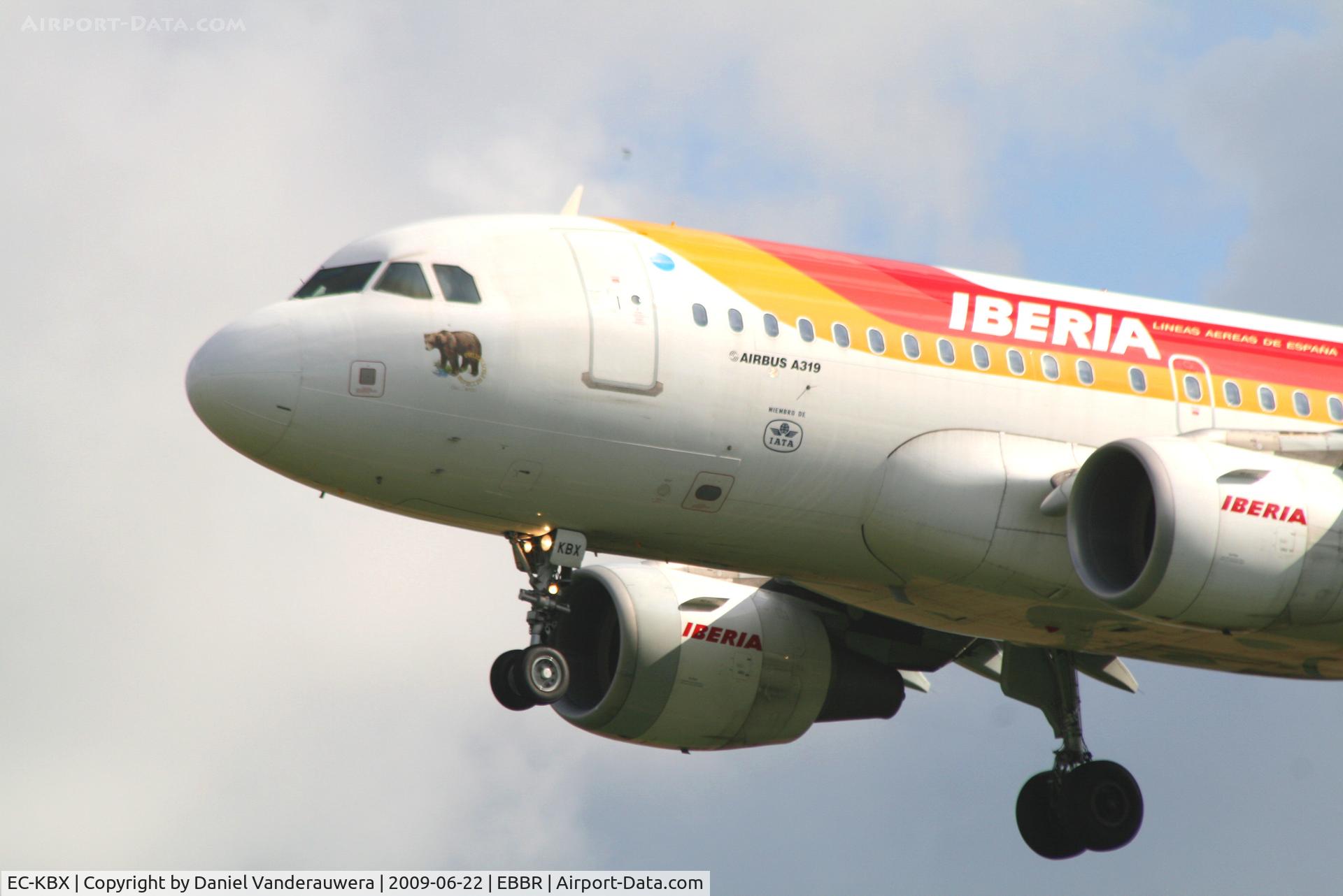 EC-KBX, 2007 Airbus A319-111 C/N 3078, Arrival of flight IB3216 to RWY 25L