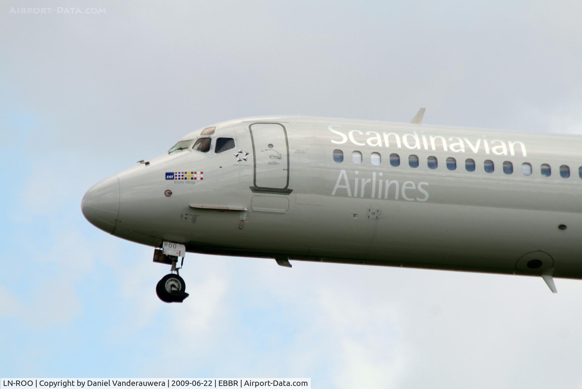 LN-ROO, 1992 McDonnell Douglas MD-81 (DC-9-81) C/N 53366, Arrival of flight SK593 to RWY 25L