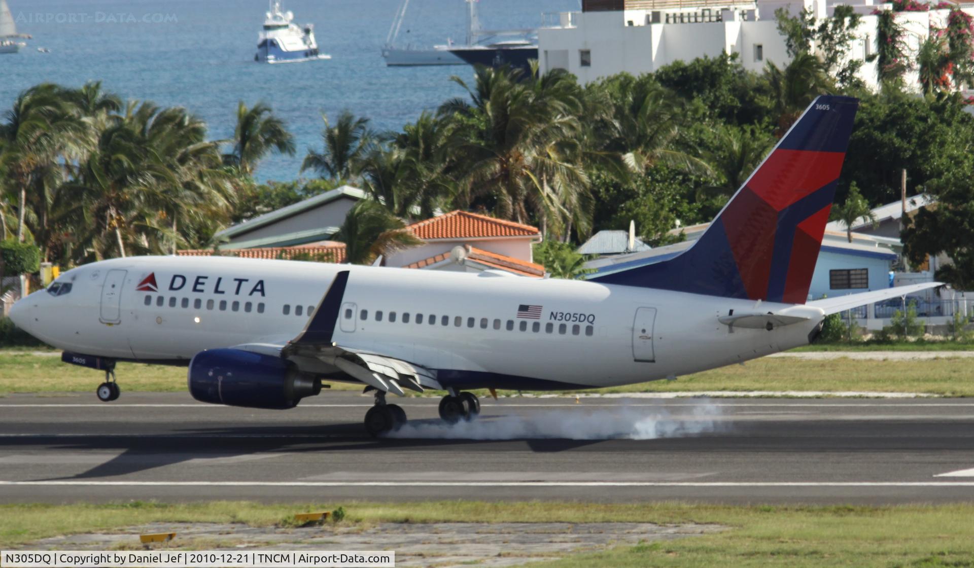 N305DQ, Boeing 737-732 C/N 29645, N305DQ landing at TNCM