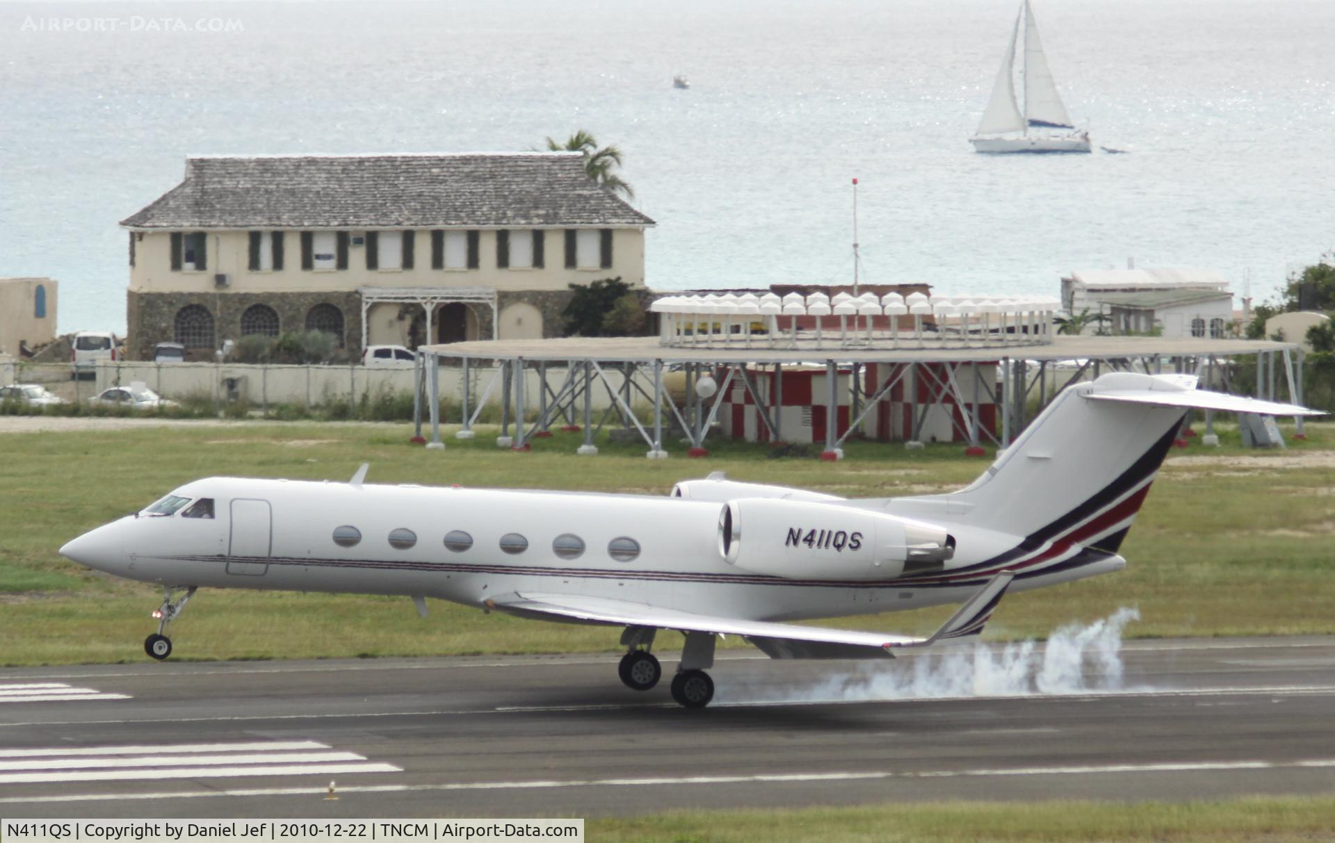 N411QS, 1997 Gulfstream Aerospace G-IV C/N 1311, N411QS landing at TNCM