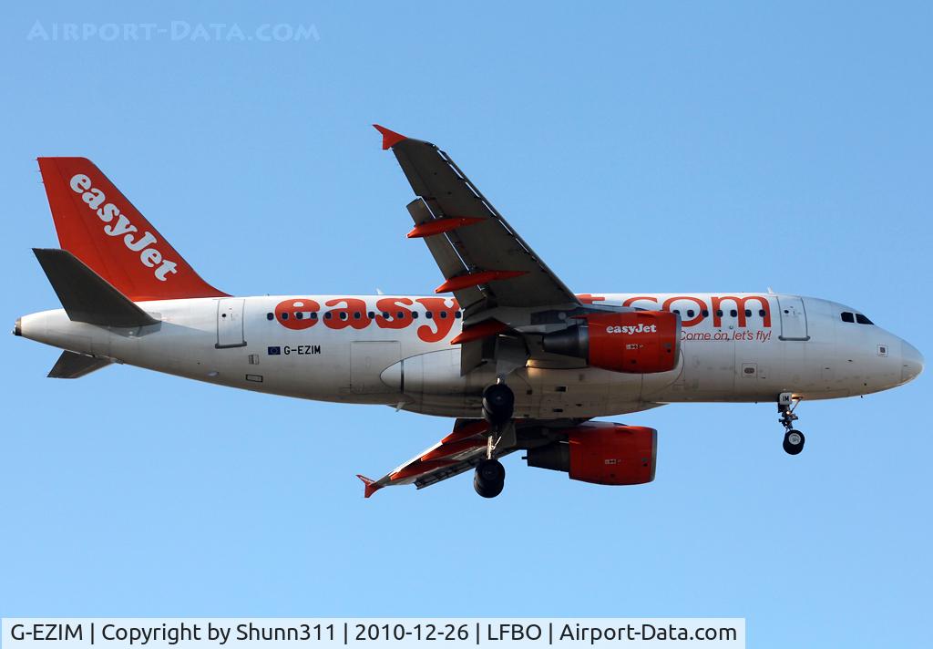 G-EZIM, 2005 Airbus A319-111 C/N 2495, Landing rwy 32L