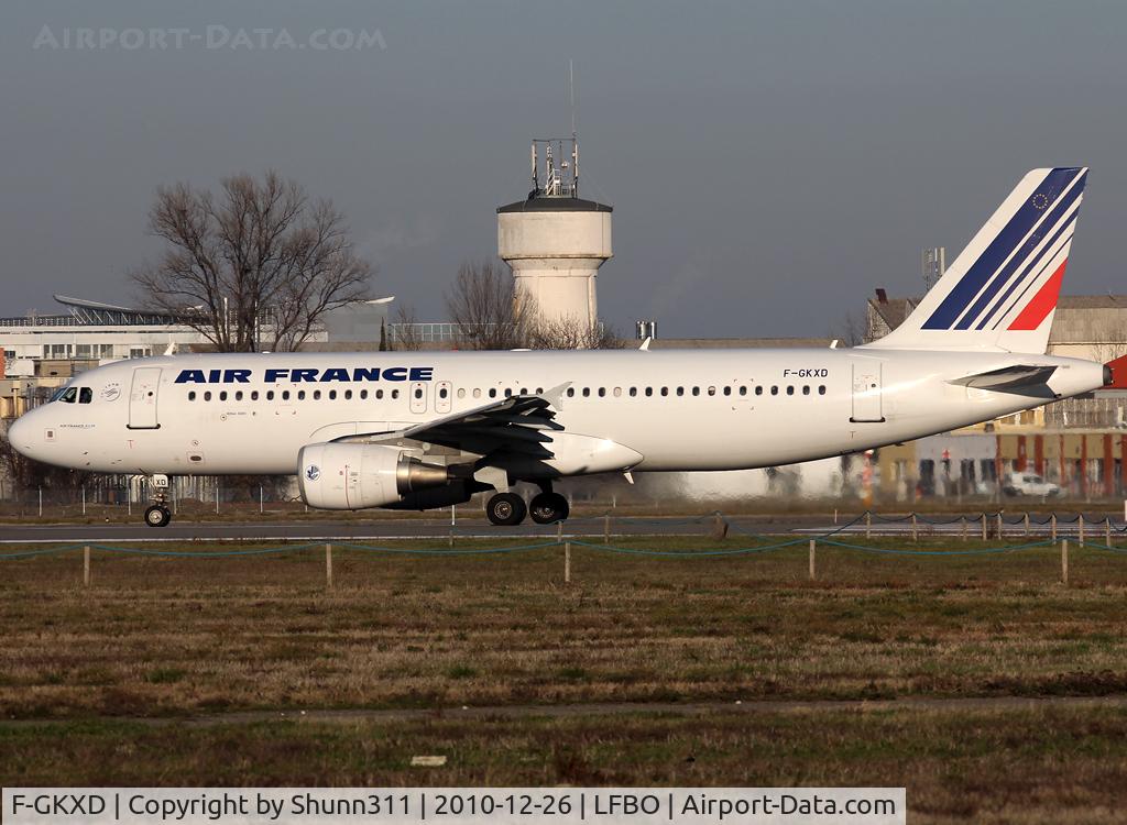 F-GKXD, 2002 Airbus A320-214 C/N 1873, Ready for take off rwy 32R