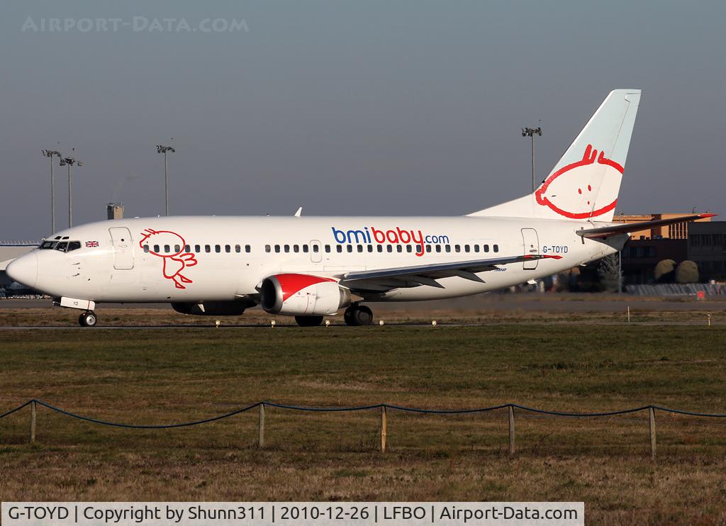 G-TOYD, 1994 Boeing 737-3Q8 C/N 26307, Lining up rwy 32R for departure...