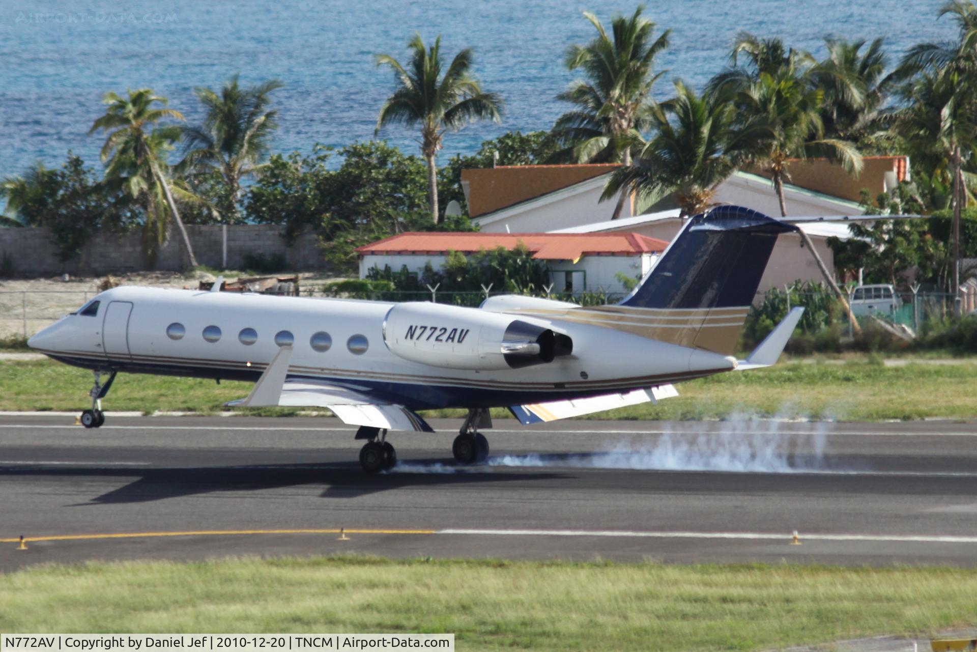 N772AV, 1987 Gulfstream Aerospace G-IV C/N 1015, N772AV touching down at TNCM