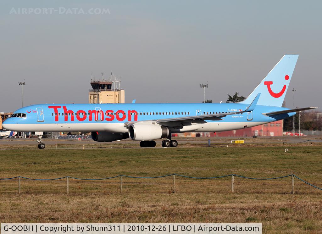 G-OOBH, 1999 Boeing 757-236 C/N 29944, Lining up rwy 32R for departure...