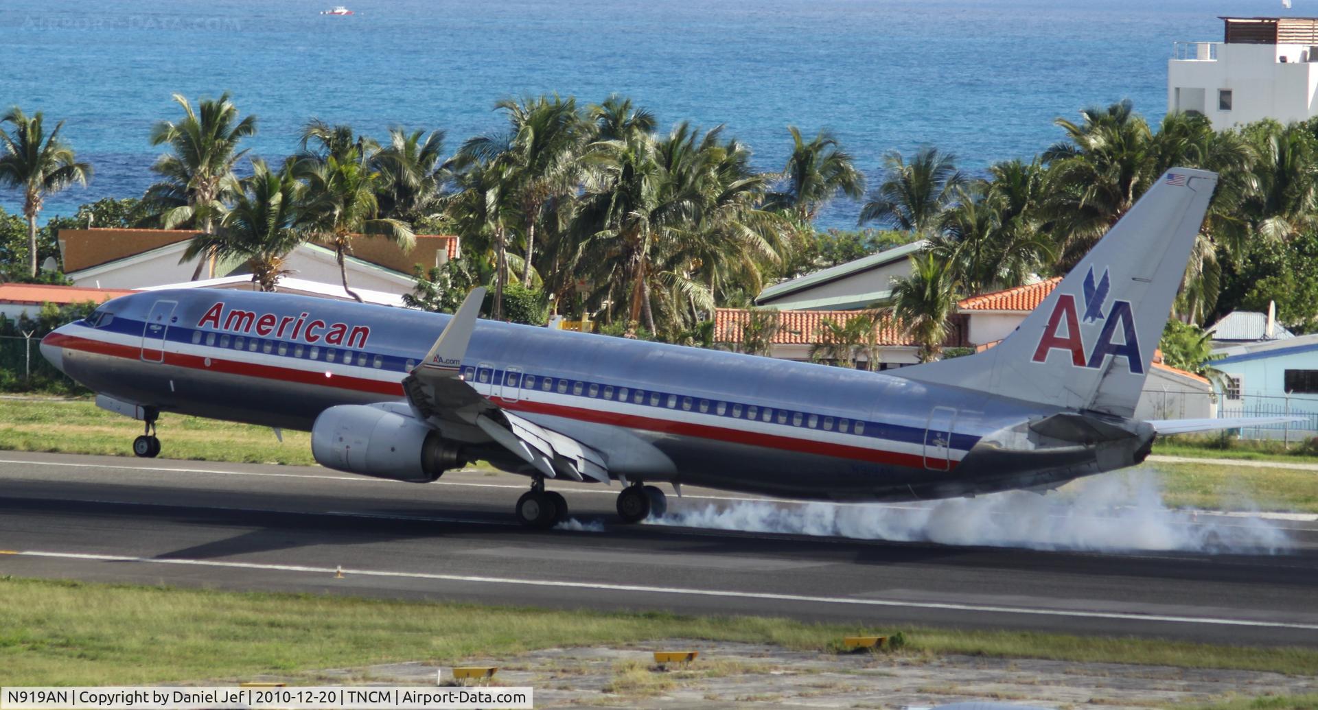 N919AN, 1999 Boeing 737-823 C/N 29520, American airlines N919AN landing at TNCM